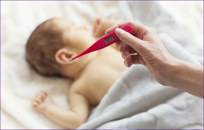 Mjerenje tjelesne temperature djeteta i djelovanje roditelja kada se povećava