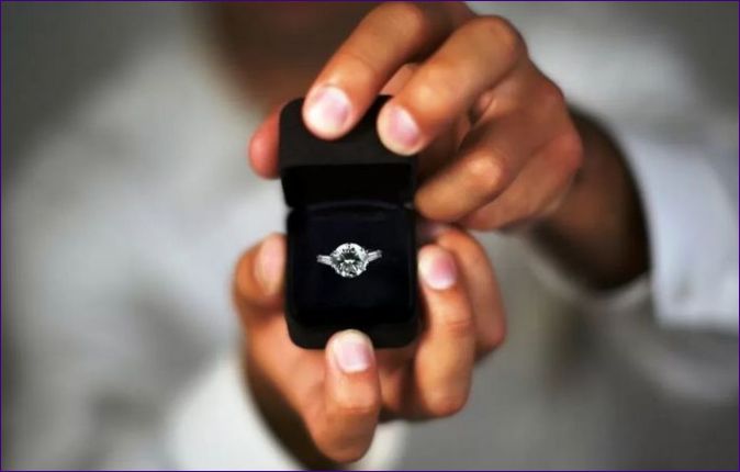 Zaručnički prsten i zaručnički prstenovi – u čemu je razlika?