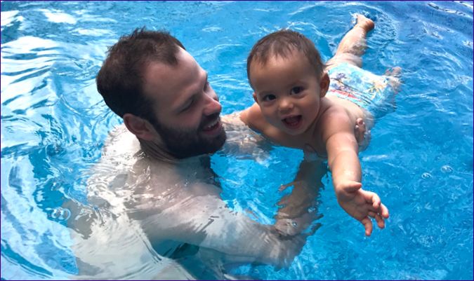 Kako naučiti dijete plivati